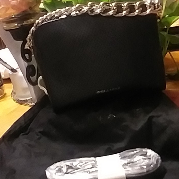 PURSE - Picture 1 of 4